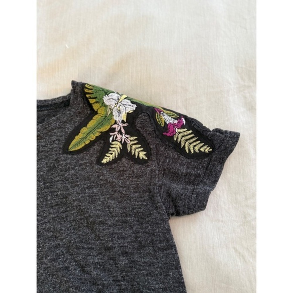 Zara Embroidered Floral Shoulder Tee Women's Charcoal Gray Short Sleeve M L - Picture 4 of 7